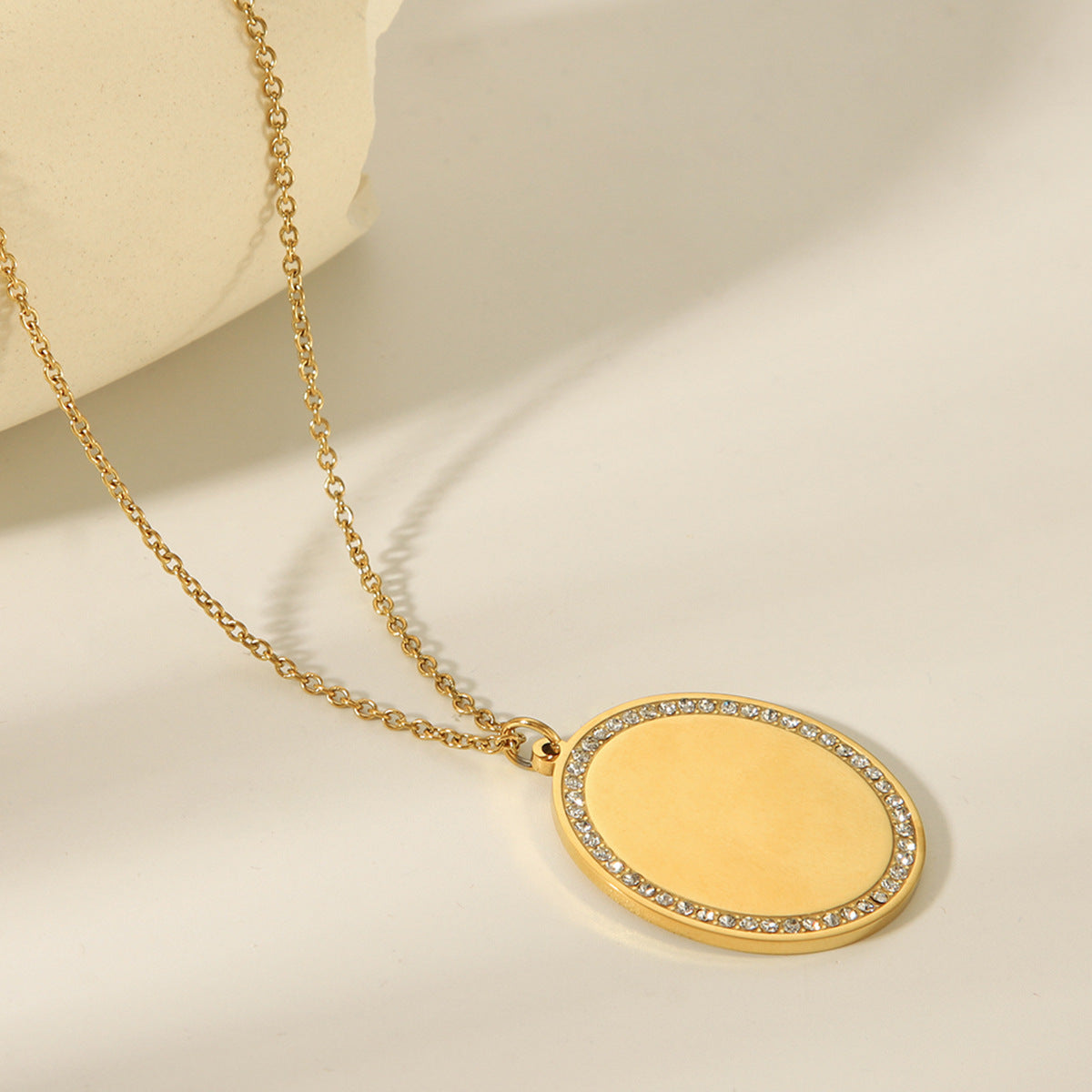 18k Gold Stainless Steel Necklace Oval Glossy Pendant Diamond Necklace Titanium Steel Necklace