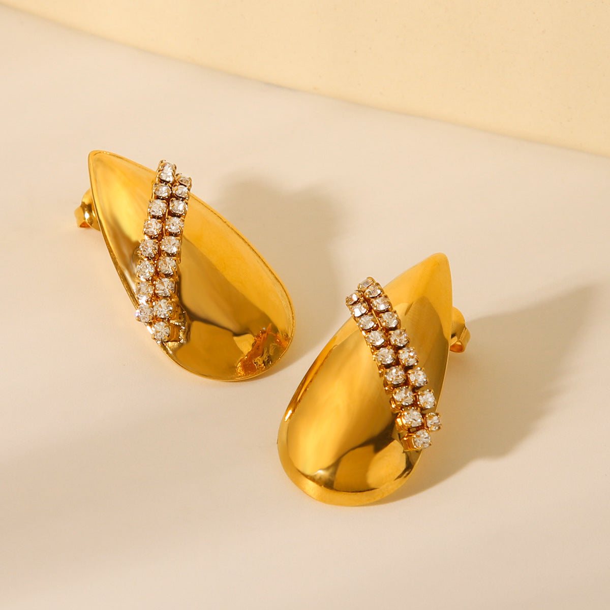18K Gold Stainless Steel Earrings with A Drop-shaped Design, Featuring Titanium Steel and Diamond-encrusted Earrings