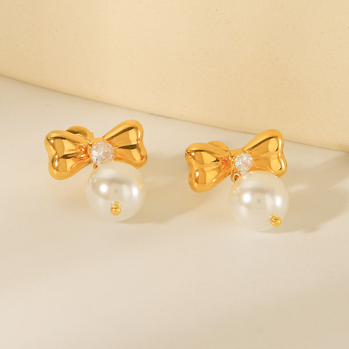 Stainless Steel Zircon-inlaid Bowknot Earrings, Titanium Steel Earrings, Women's Fashionable and Versatile Pearl Earrings