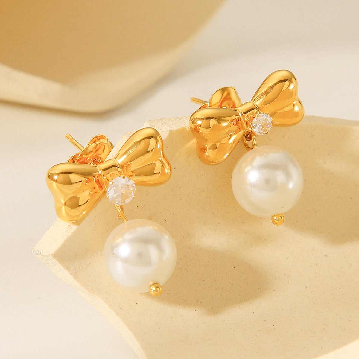 Stainless Steel Zircon-inlaid Bowknot Earrings, Titanium Steel Earrings, Women's Fashionable and Versatile Pearl Earrings