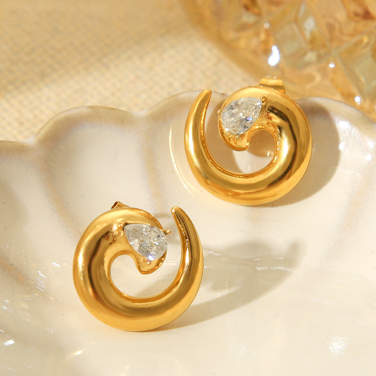 Rotating Thread Stainless Steel Earrings 18k Gold-plated Diamond Studded Earrings for Women's Light Luxury Versatile Earrings