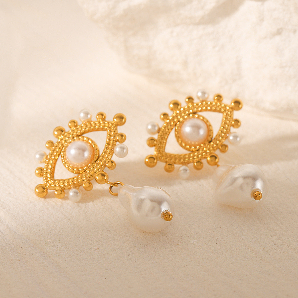 French Vintage Style Devil's Eye Pearl Earrings, 18k Gold Stainless Steel Earrings for Women, Light Luxury Temperament Titanium Steel Earrings