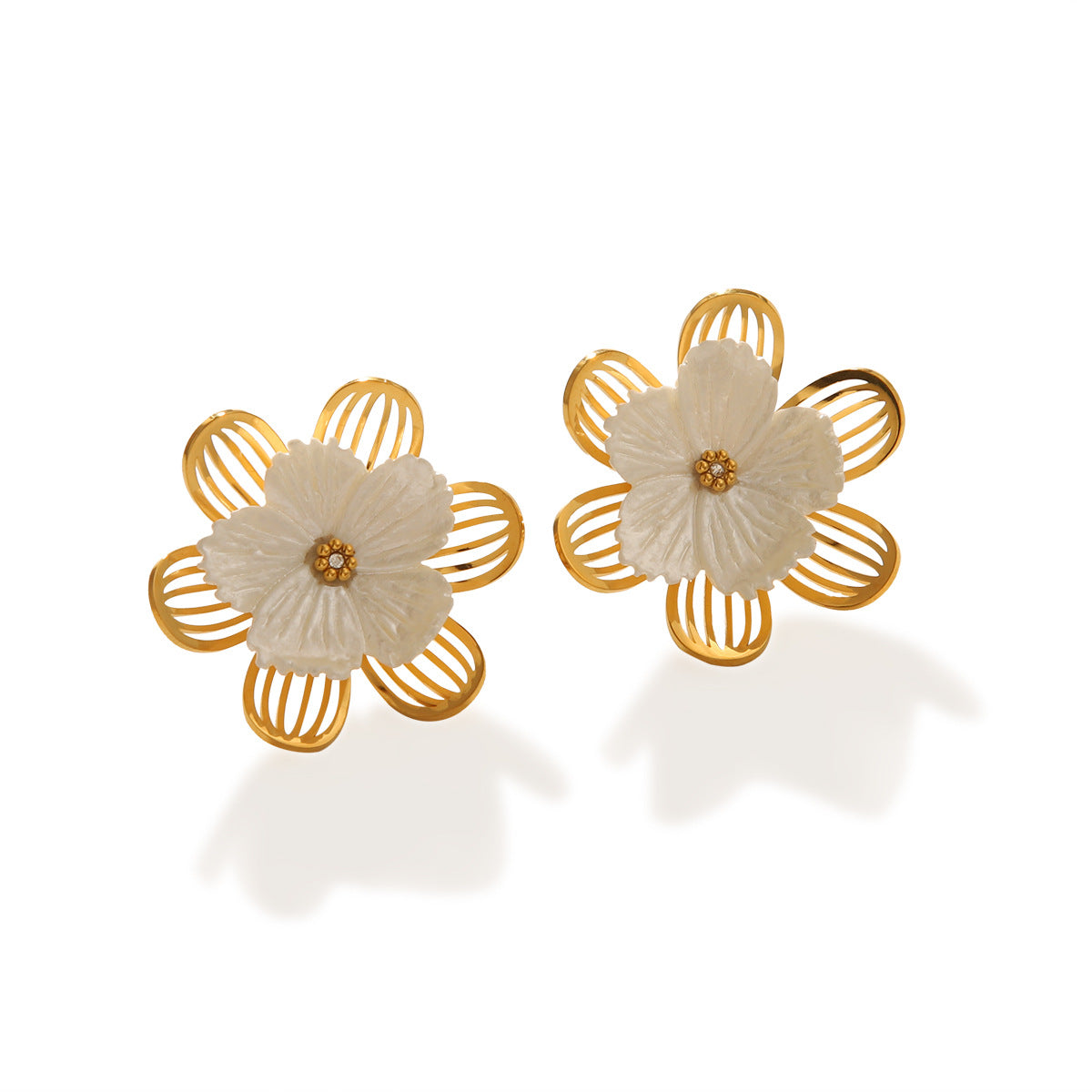 French-style Vintage Fashion Earrings, 18k Gold Stainless Steel Flower Earrings for Women, Light Luxury and Elegant, Versatile Titanium Steel Earrings
