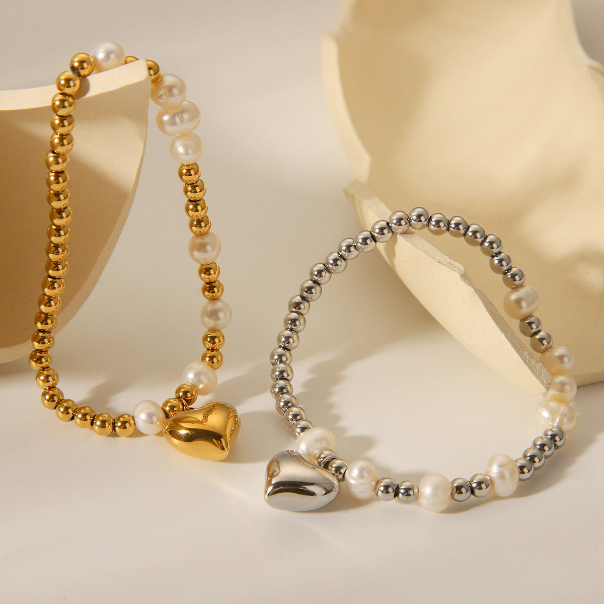 INS Beaded Titanium Steel Bracelet, 18K Gold Stainless Steel Heart-shaped Pearl Bracelet, Women's Light Luxury and Versatile Jewelry