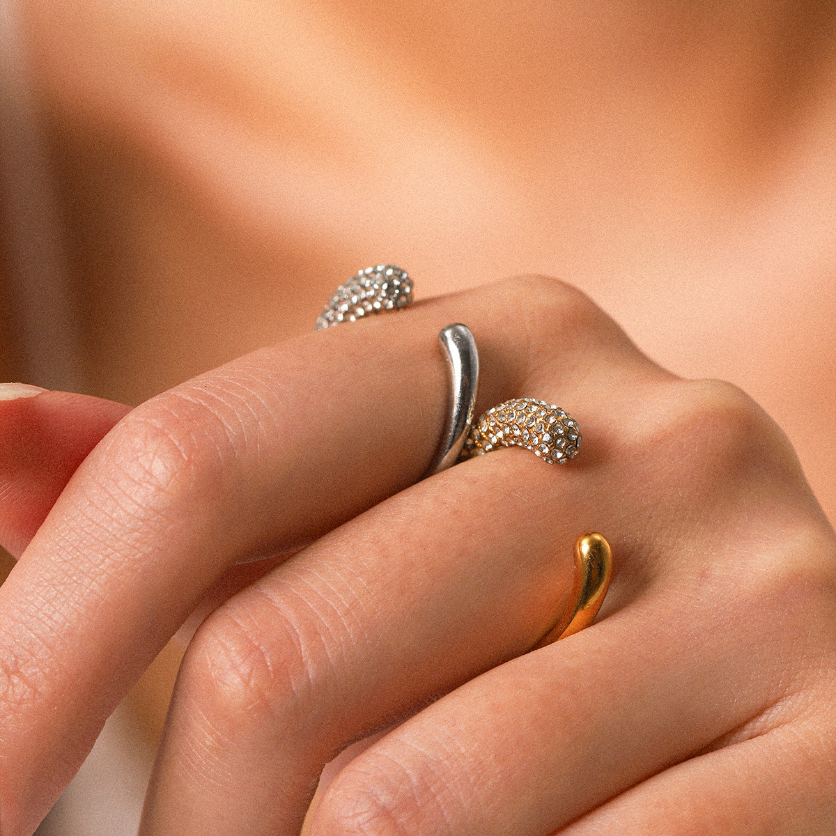Stainless Steel Open Ring with Diamond Inlay, Women's Non-fading Ring, Light Luxury and High-end Hand Jewelry, Titanium Steel Jewelry