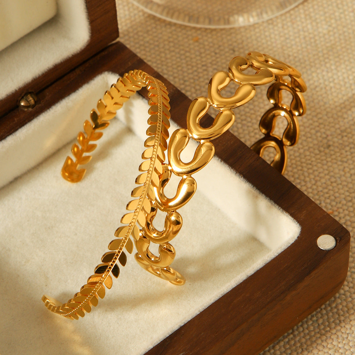INS18k Gold Jewelry Stainless Steel Open Bracelet, Light Luxury Hand Jewelry, Versatile, Non-fading, Titanium Steel Jewelry