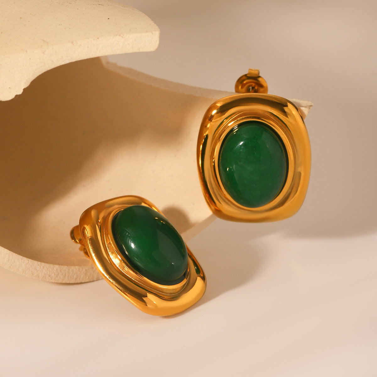 French Vintage Palace Style Inlaid with Natural Stones, Stainless Steel Earrings for Women, Temperament Earrings, 18K Gold-plated Titanium Steel Earrings