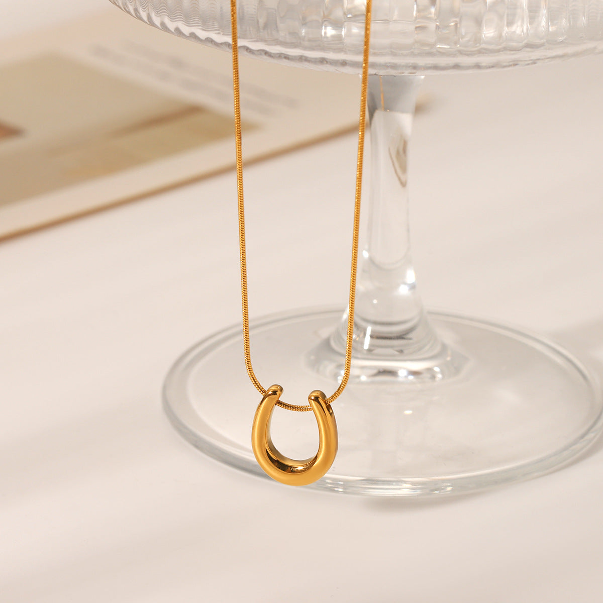 18K Gold Stainless Steel Necklace with U-shaped Horseshoe Pendant, Women's Titanium Steel Snake Bone Chain