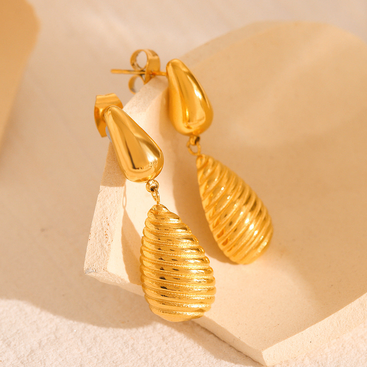 New Product: Drop-shaped Threaded Pendant Earrings Made of 18k Gold Stainless Steel, Women's High-end Earrings