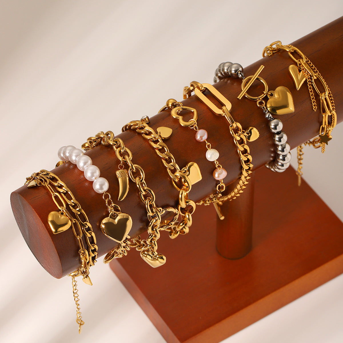 Stainless Steel Bracelet with OT Clasp, Heart-shaped Pearl Bracelet for Women, Titanium Steel, Non-fading, High-end Jewelry