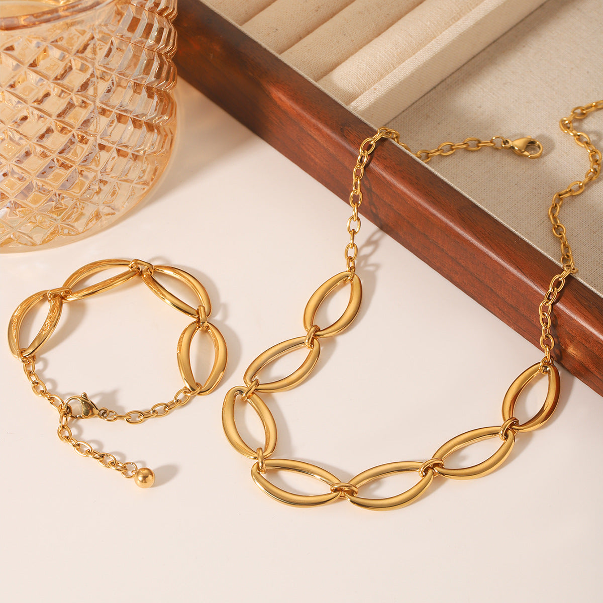 Light Luxury Geometric Oval Stainless Steel Necklace, Exaggerated Niche Design, High-end Titanium Steel Bracelet