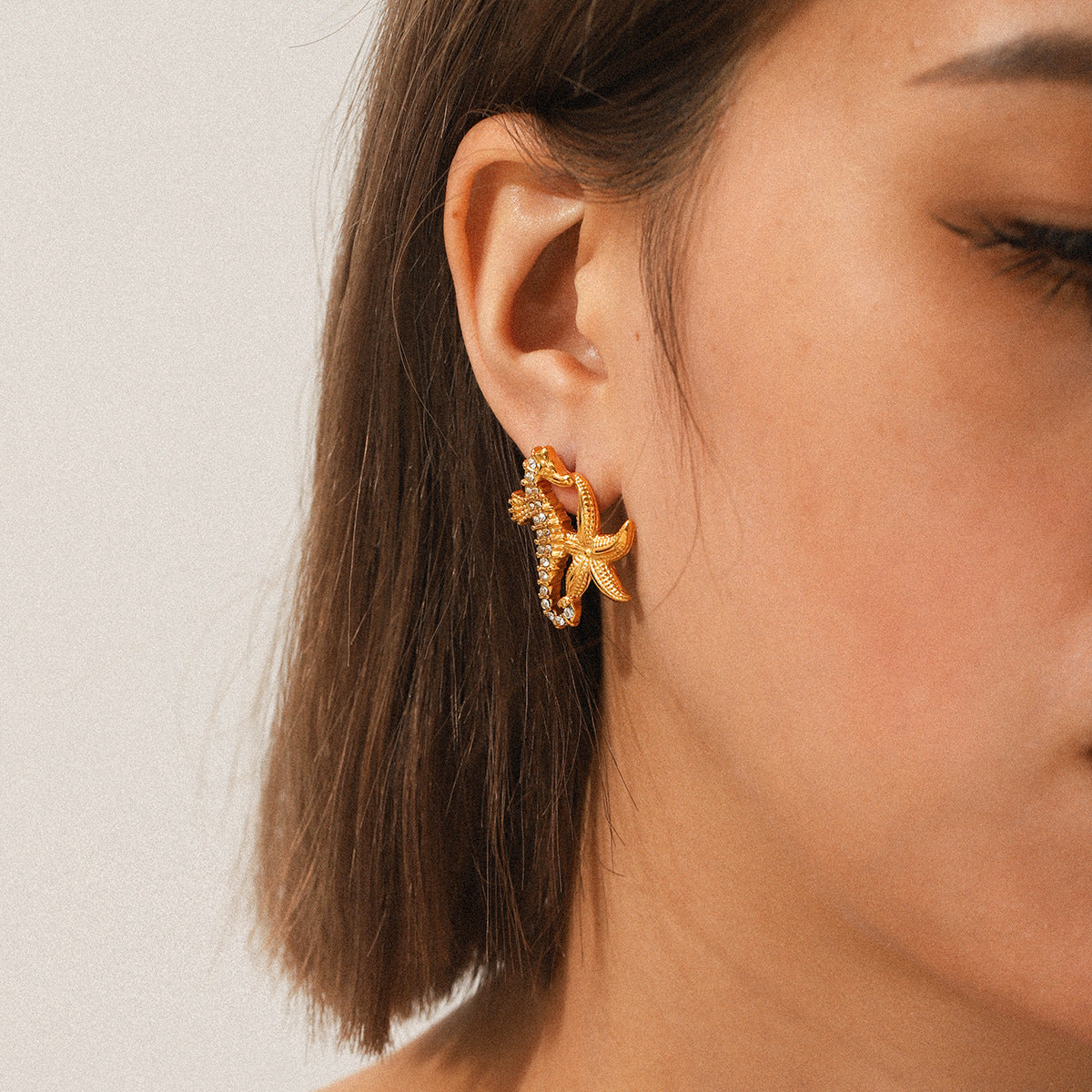 Ocean Wind Stainless Steel Diamond-encrusted Seahorse Earrings, Non-fading, Niche, High-end, Titanium Steel Starfish Earrings
