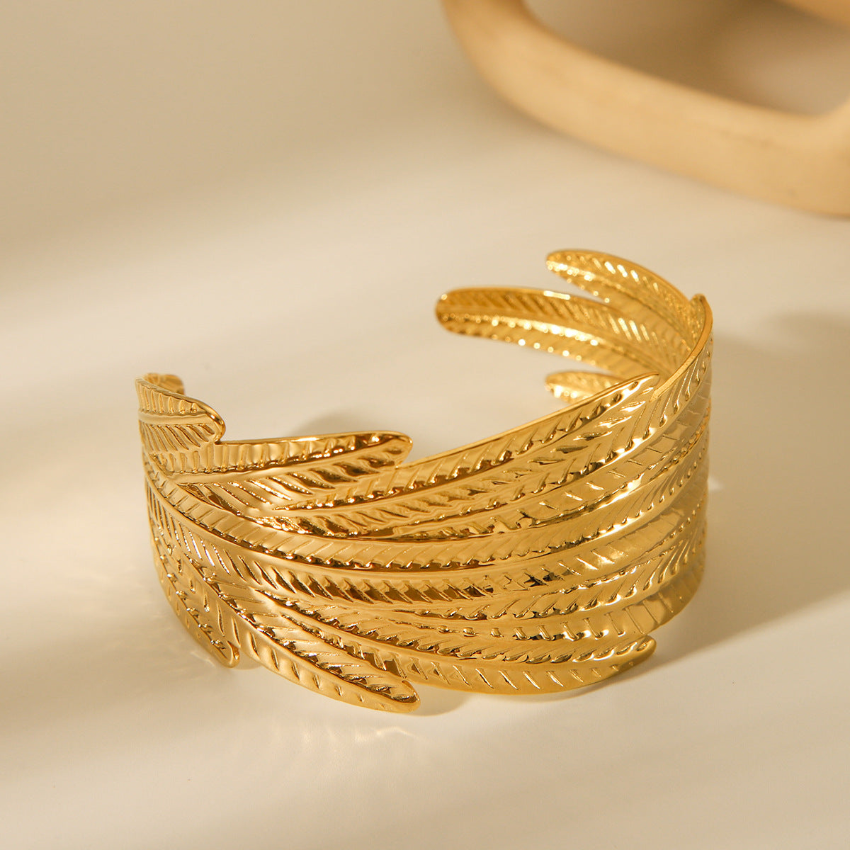 Exaggerated Titanium Steel Bracelet Design Sense 18K Gold Stainless Steel Feather Bracelet Light Luxury Versatile Handpiece
