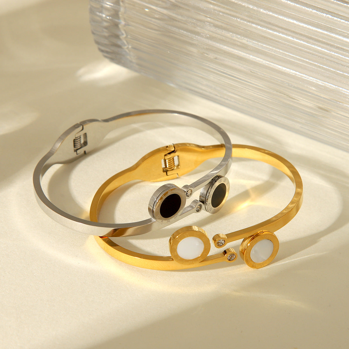 Light Luxury Titanium Steel Bracelet for Women, Non-fading Stainless Steel Jewelry, Inlaid with Mother-of-pearl Bracelet Jewelry