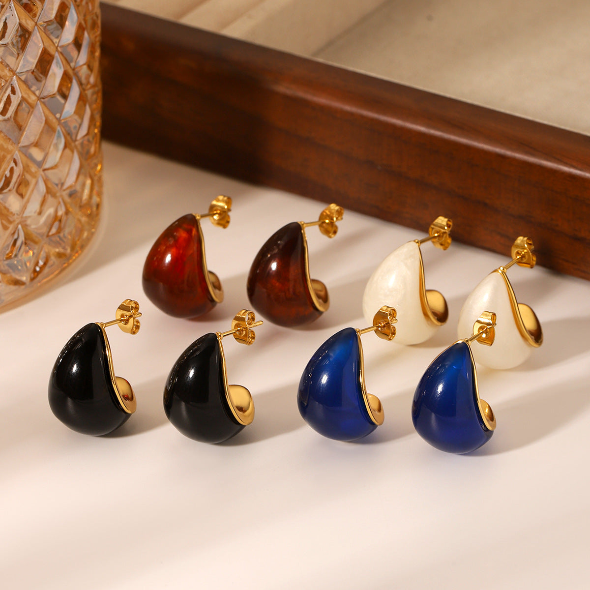 French Vintage Style Resin Drop-shaped Stainless Steel Earrings for Women, High-end Feeling, Non-fading, Titanium Steel Earrings