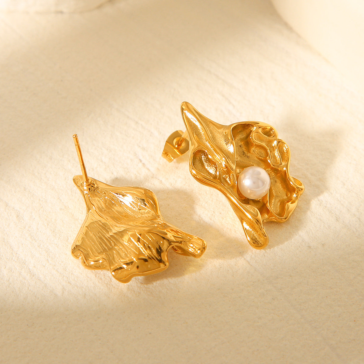 Personalized and Trendy 18k Gold Stainless Steel Earrings with Folded Lava Flower Earrings, Women's Fashionable Pearl Earrings