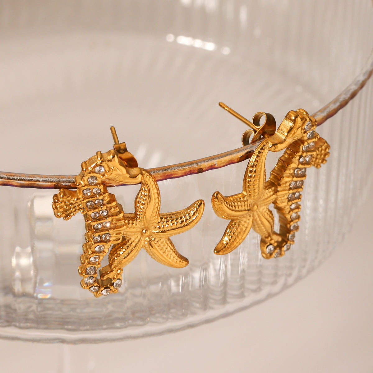Ocean Wind Stainless Steel Diamond-encrusted Seahorse Earrings, Non-fading, Niche, High-end, Titanium Steel Starfish Earrings