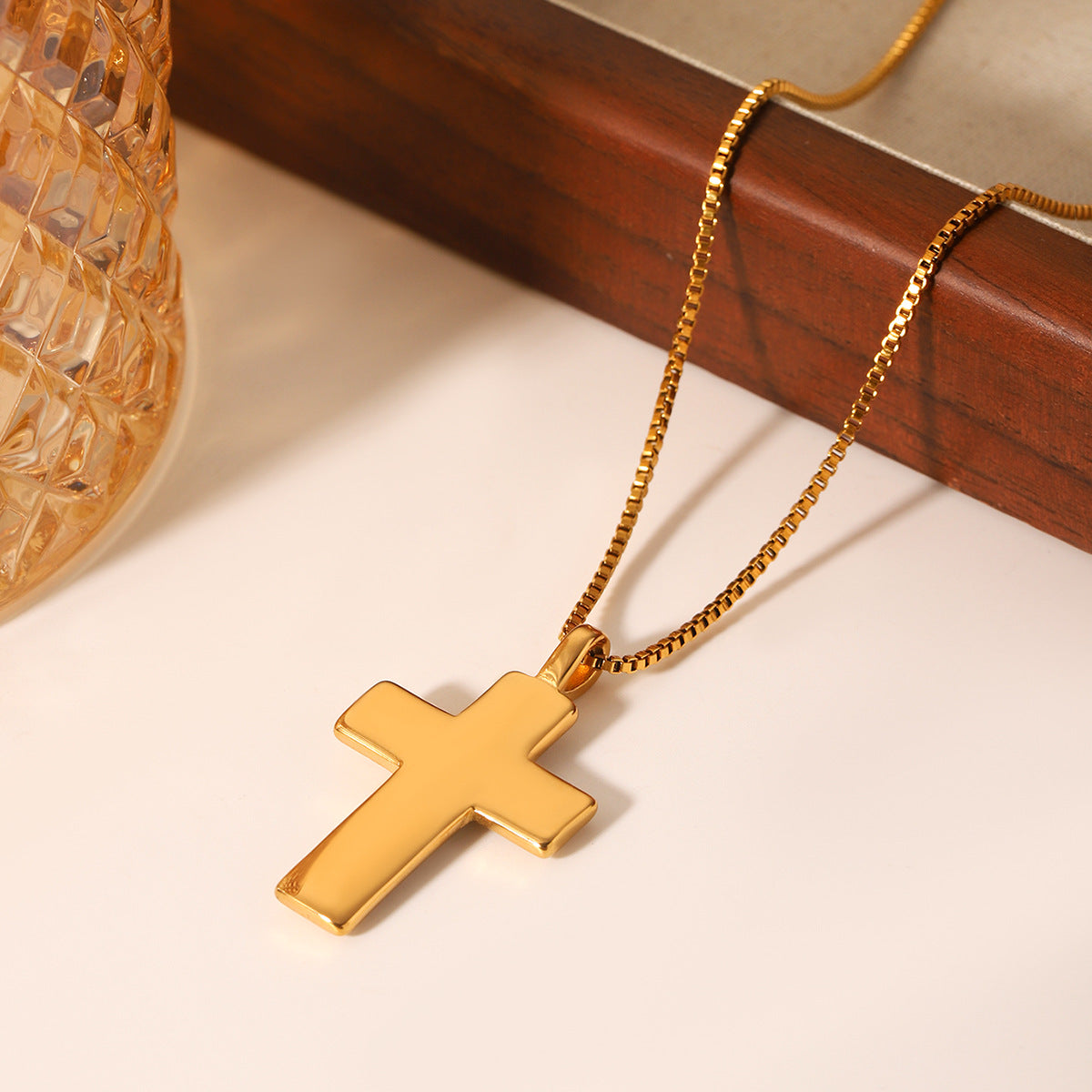 18K Gold Stainless Steel Box Chain Cross Diamond Pendant Necklace Does Not Fade, Elegant Titanium Steel Clavicle Chain