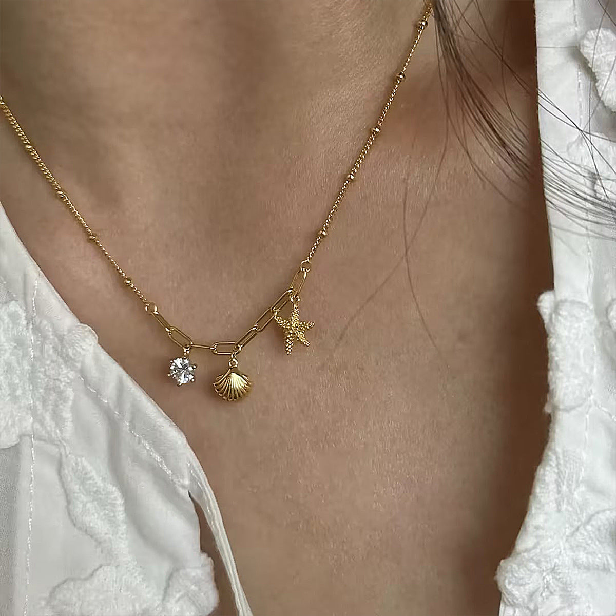 Women's Stainless Steel Starfish Shell Zircon Pendant Necklace, Niche Design, Ocean Style, Titanium Steel Clavicle Chain,