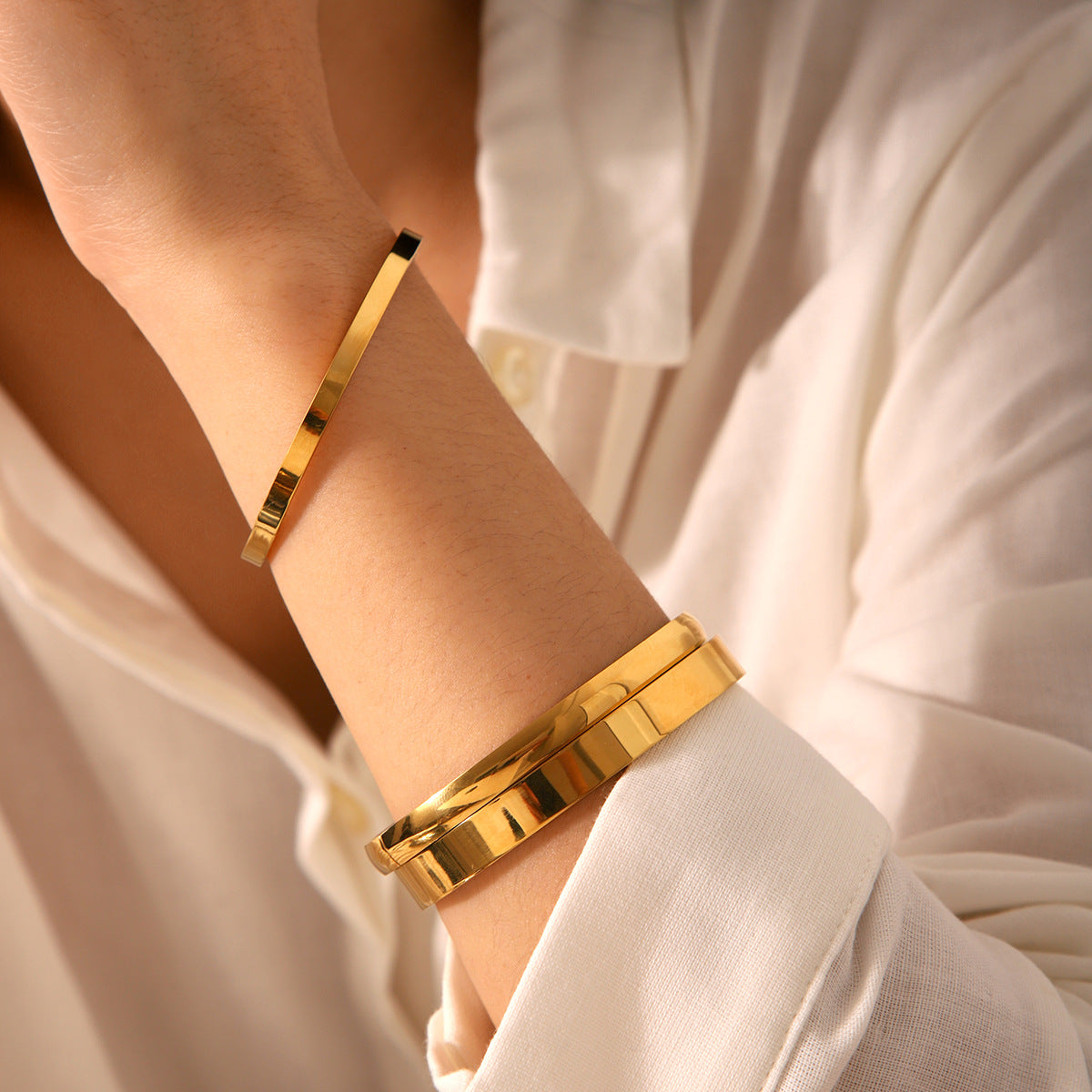 Simple Titanium Steel Bracelet, Ins-inspired Fashion, Versatile Stainless Steel Plated Gold Glossy Bracelet, Does Not Fade