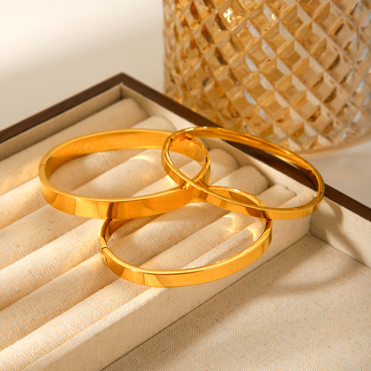 Simple Titanium Steel Bracelet, Ins-inspired Fashion, Versatile Stainless Steel Plated Gold Glossy Bracelet, Does Not Fade