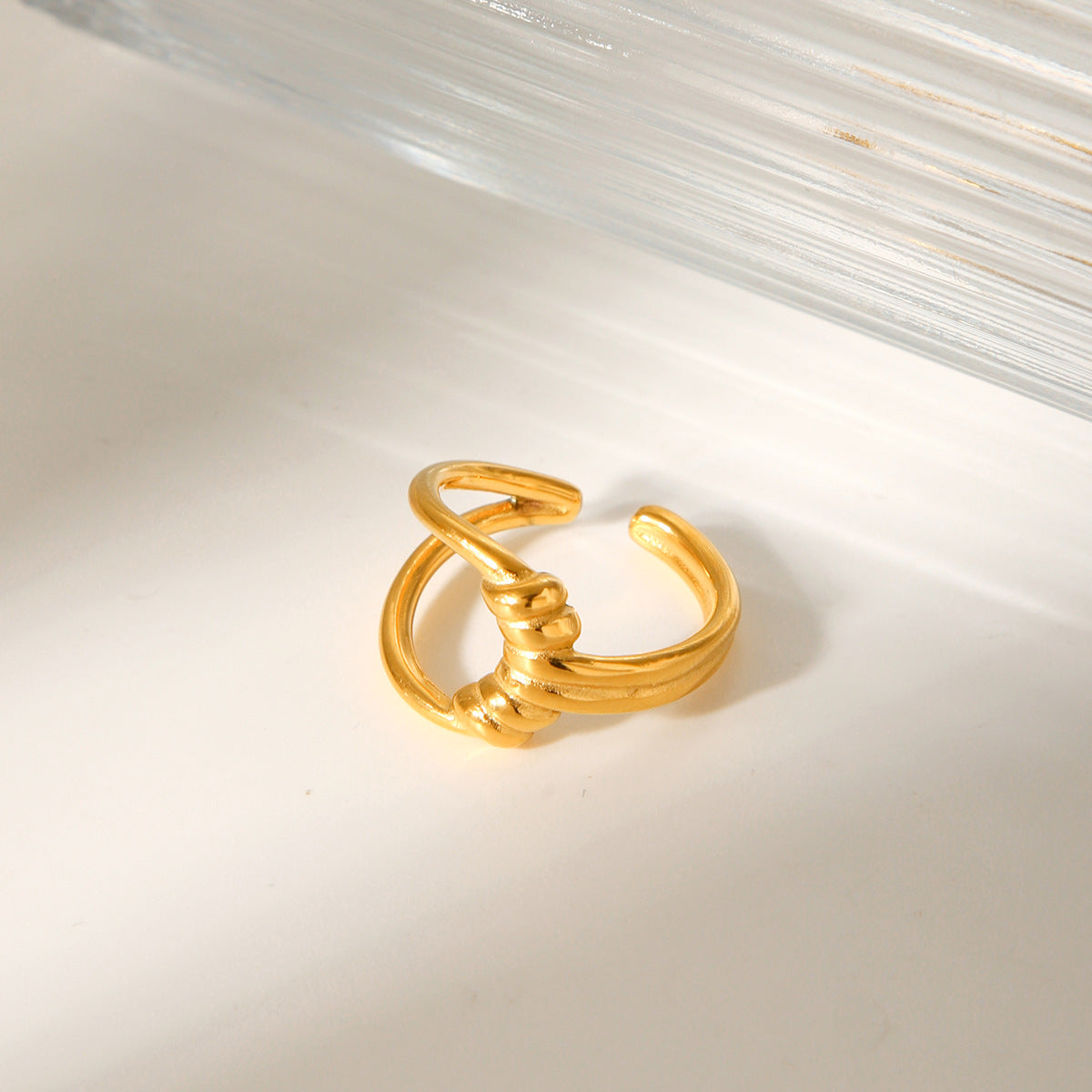 Fashionable Wide Version Fried Dough Twists Stainless Steel Hollowed-out Three-dimensional Finger Ring 18K Gold-plated Ring for Women, Non-fading Ring