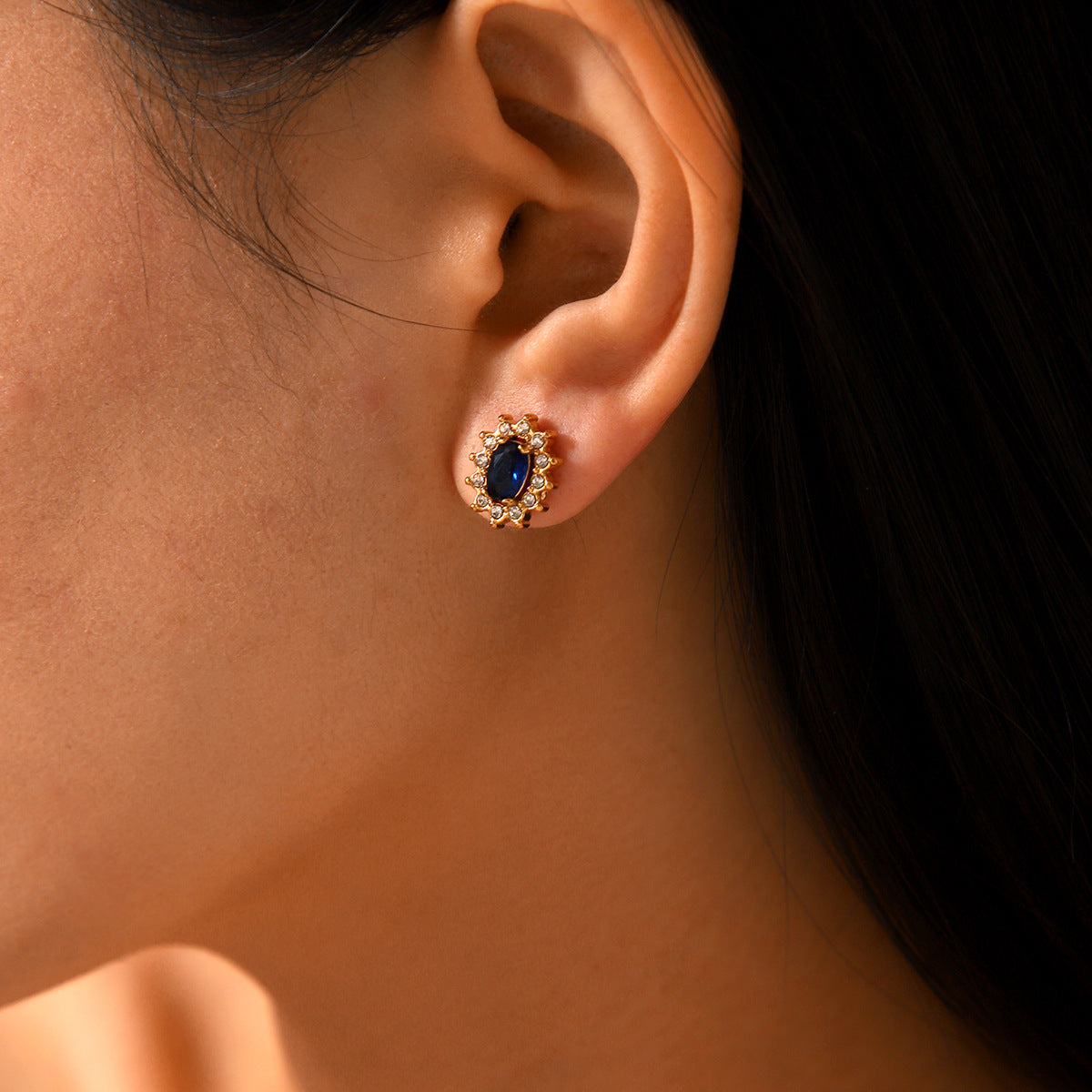 Light Luxury High-end Sunflower Inlaid Zircon Earrings Stainless Steel Earrings for Women 18k Gold Titanium Steel Earrings