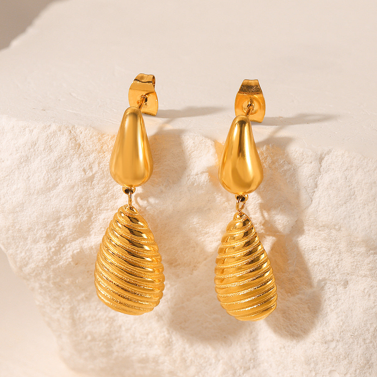 New Product: Drop-shaped Threaded Pendant Earrings Made of 18k Gold Stainless Steel, Women's High-end Earrings