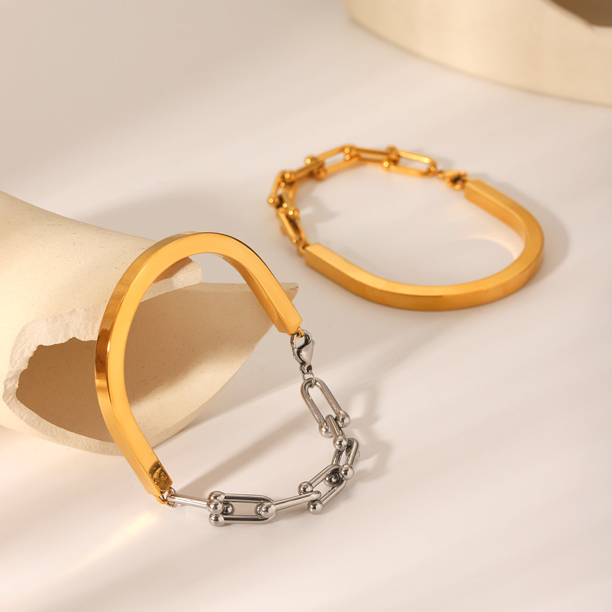 INS Style Horseshoe Buckle Chain Splicing U-shaped Buckle Stainless Steel Bracelet for Women, High-end Titanium Steel Bracelet, Does Not Fade
