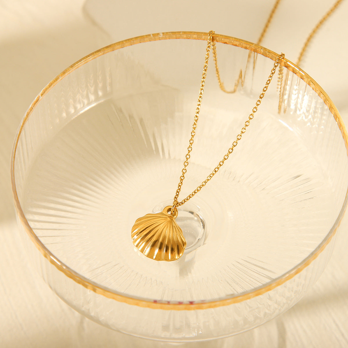 Ocean Element Titanium Steel Necklace Scallop Pendant Stainless Steel Necklace Women's Light Luxury Temperament Versatile Necklace
