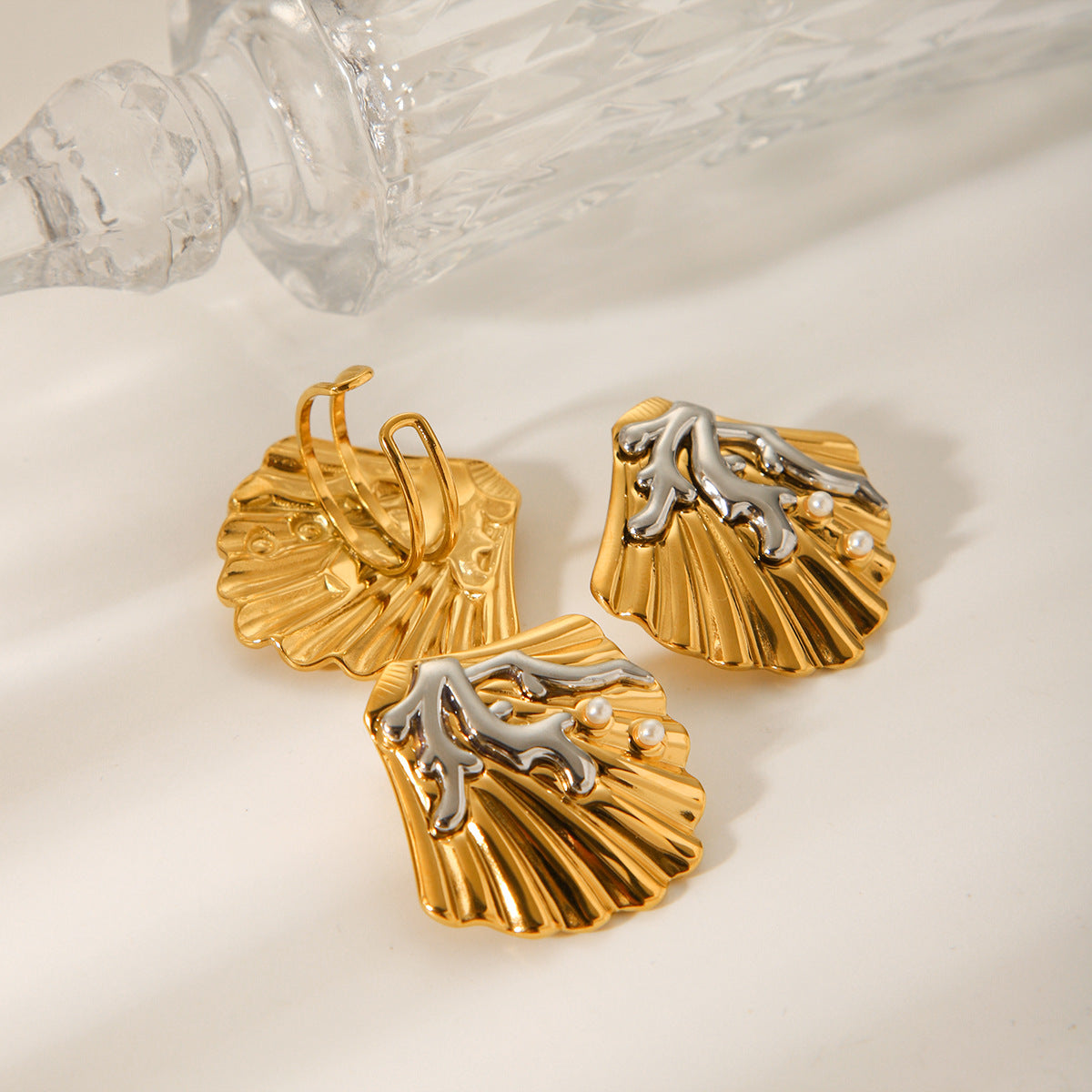 Stainless steel color-blocked ocean scenery surface coral pearl shell earrings design sense titanium steel earrings female