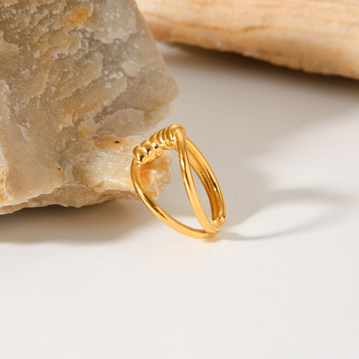Fashionable Wide Version Fried Dough Twists Stainless Steel Hollowed-out Three-dimensional Finger Ring 18K Gold-plated Ring for Women, Non-fading Ring