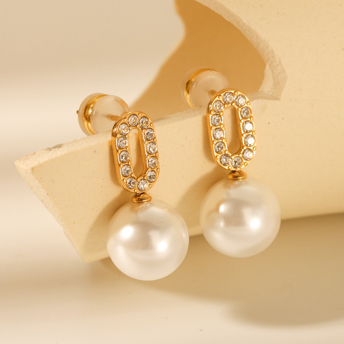 Oval 18K Gold Stainless Steel Diamond-encrusted Earrings for Women, Fashionable and Elegant, Versatile Pearl Earrings and Ear Jewelry