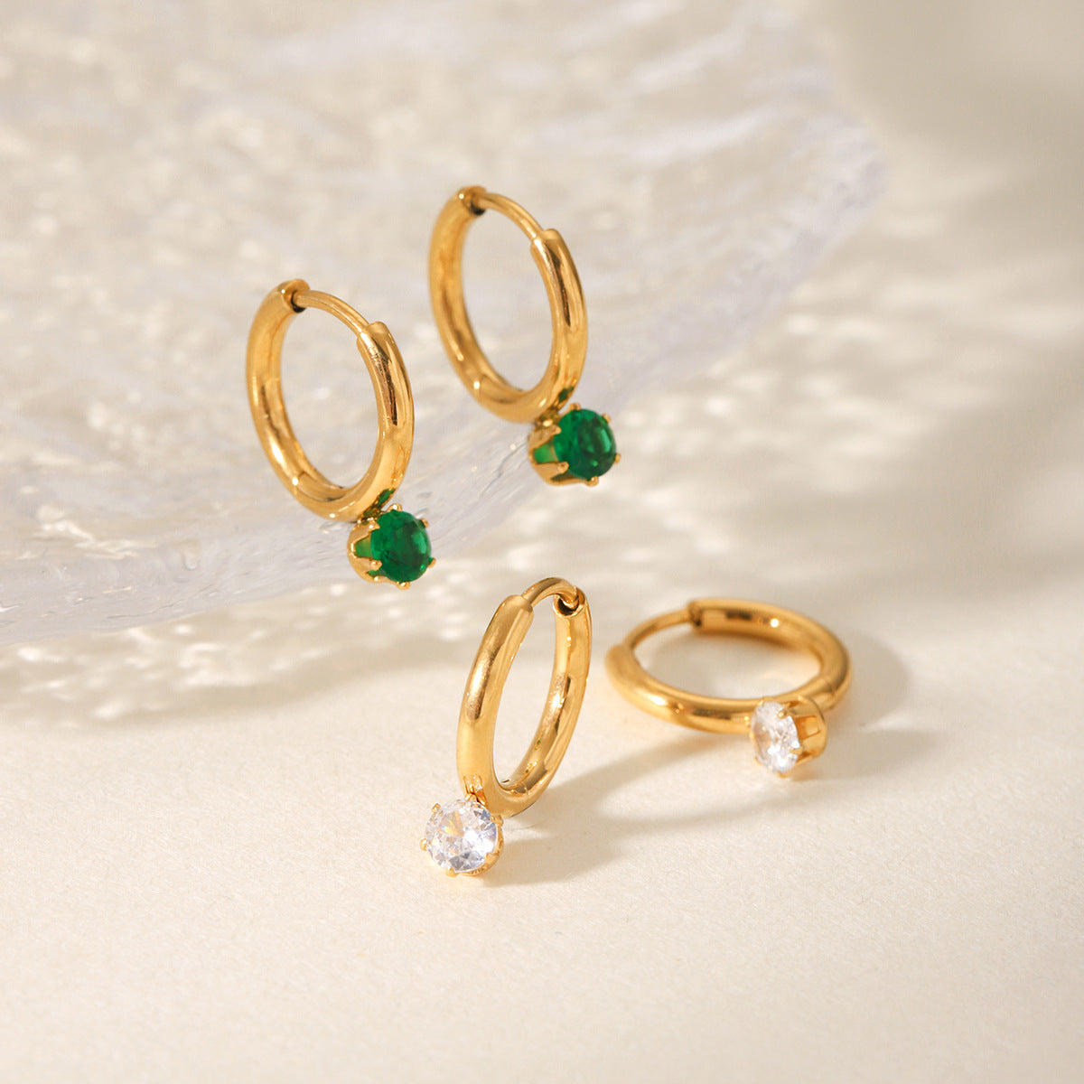 Ins-style internet celebrity jewelry, 18K gold stainless steel earring hoop, women's fashion, simple, round zircon earrings, high-end ear jewelry