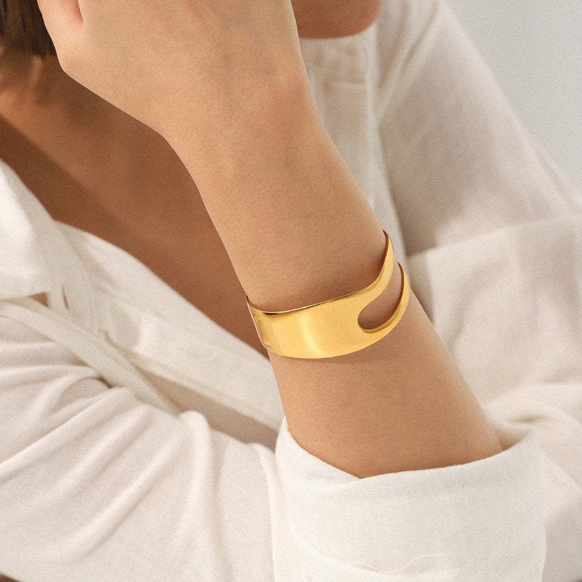 Titanium Steel Bracelet for Women, High-end Asymmetric Open Bracelet, Stainless Steel Jewelry, 18K Gold-plated Accessory
