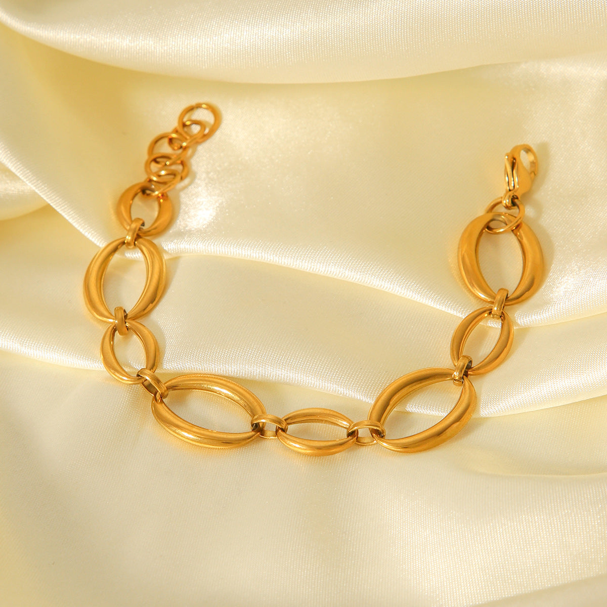 18K Gold-plated Stainless Steel Bracelet, Light Luxury and Minimalist Design, Oval Chain Size, Hand Jewelry, Ins-inspired Titanium Steel Jewelry