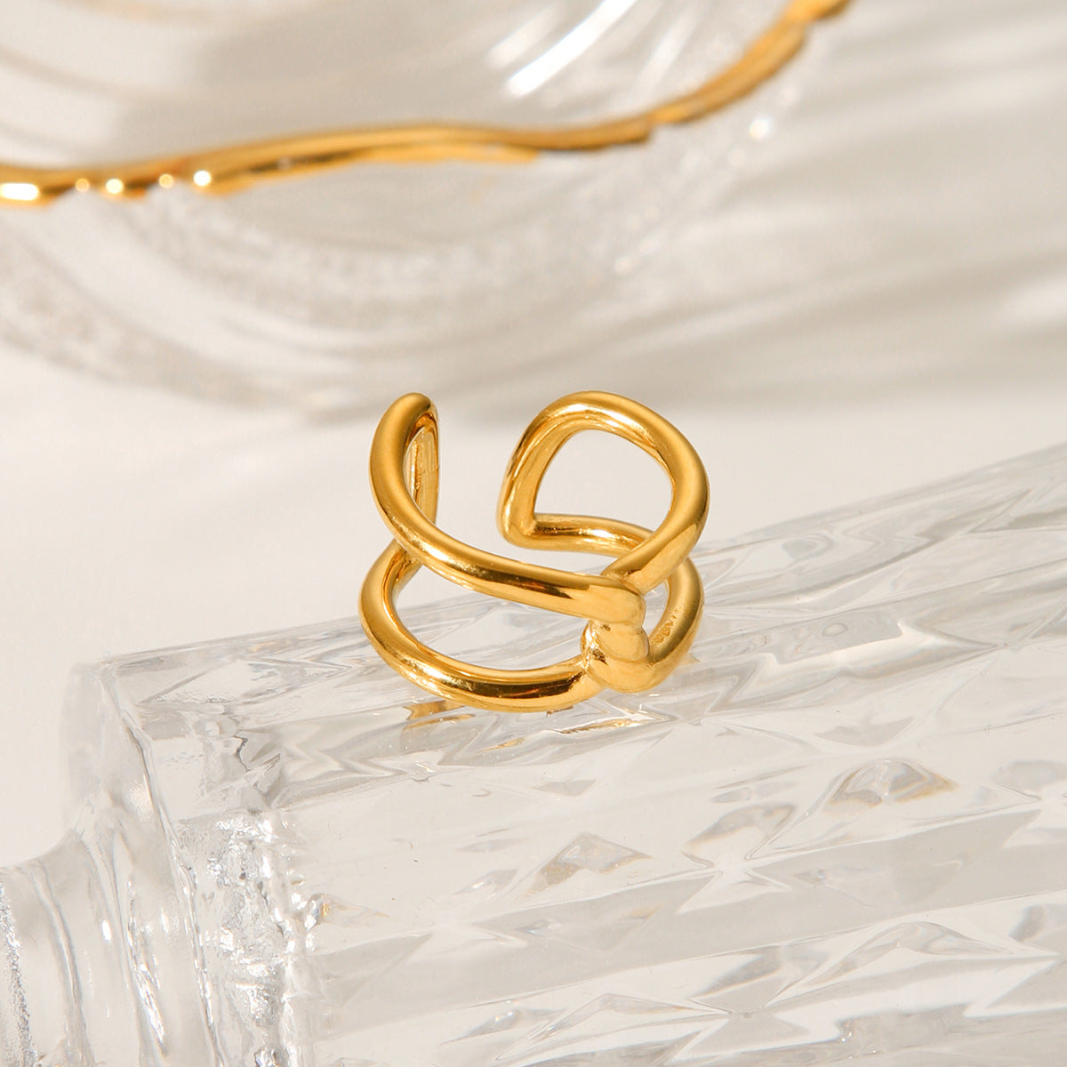 Stylish and Personalized Rope Knot Interlaced Stainless Steel Gold-plated Ring Design, Geometric Hollowed-out Titanium Steel Finger Ring