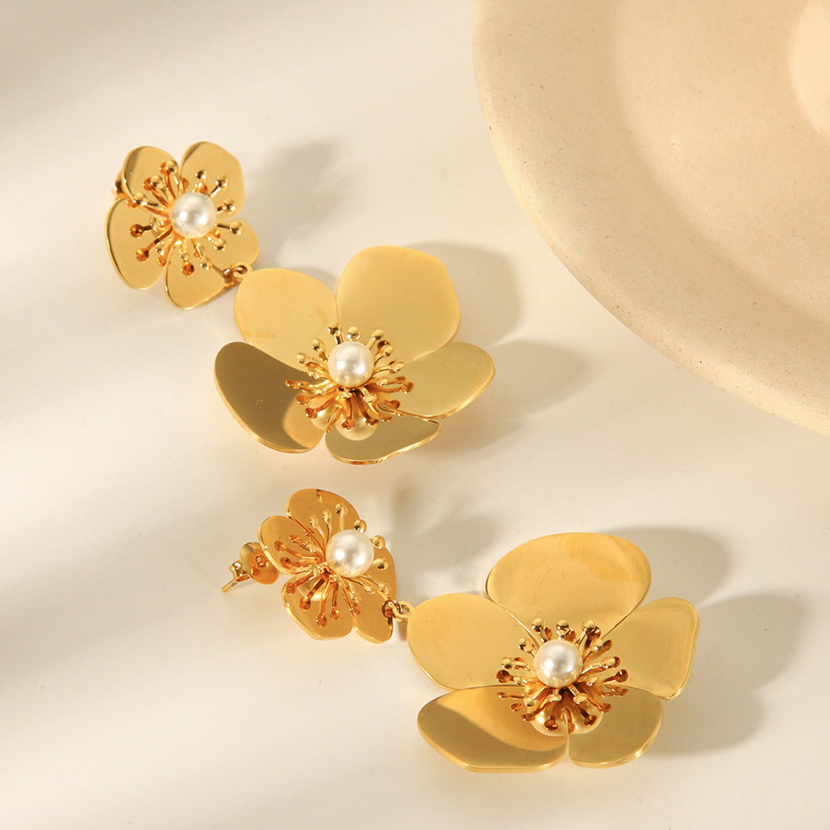 Fashionable Light Luxury Stainless Steel Exaggerated Flower Earrings French Petal Inlaid Pearl Earrings Female Design Sense
