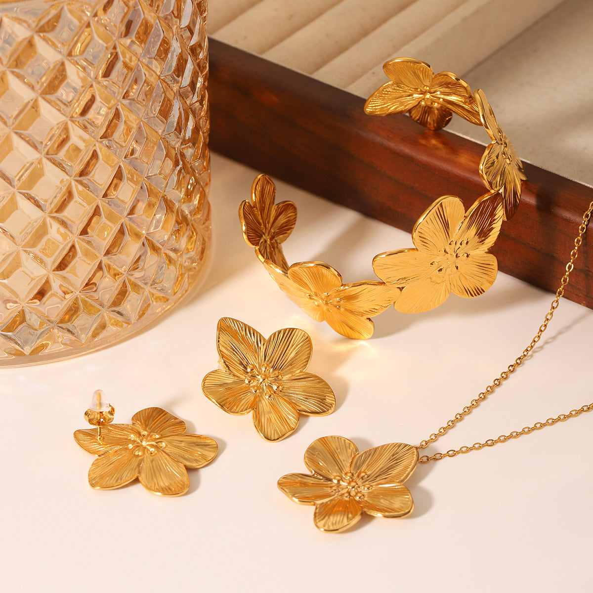18K Gold-textured Five-petaled Flower Stainless Steel Earrings/necklace/bracelet Titanium Steel Jewelry