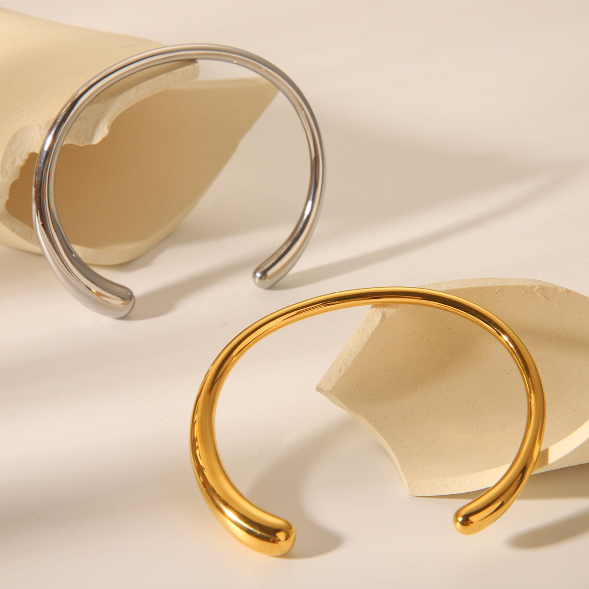 Simple and Sleek, Textured Titanium Steel Open Bracelet for Women, Cool and Light Luxury, Non-fading, 18K Gold Bracelet