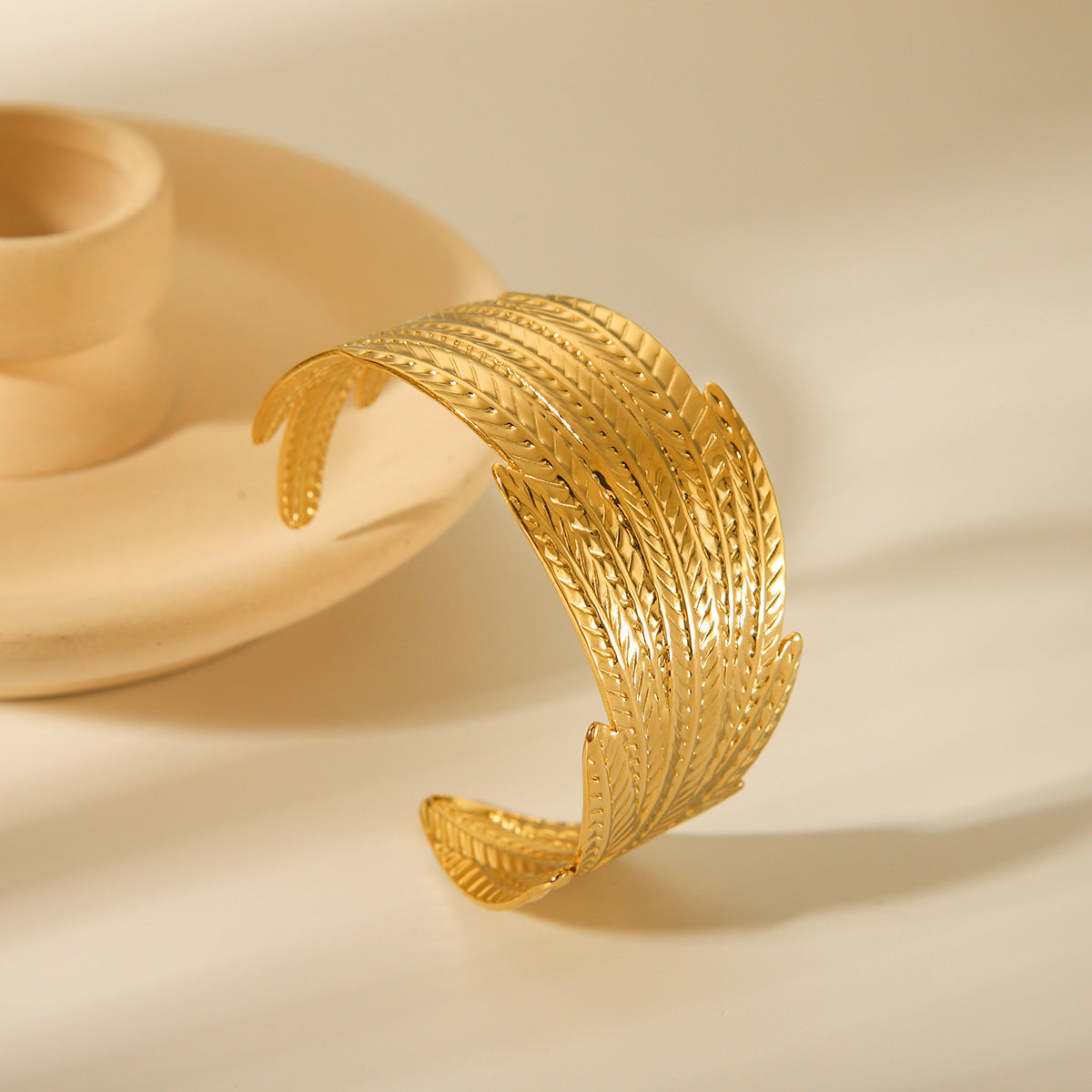 Exaggerated Titanium Steel Bracelet Design Sense 18K Gold Stainless Steel Feather Bracelet Light Luxury Versatile Handpiece