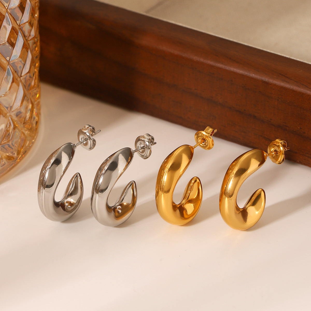 C-shaped 18K Gold-plated Hollow Stainless Steel Earrings for Women, Non-fading Ear Jewelry, Cross-border Titanium Steel Jewelry