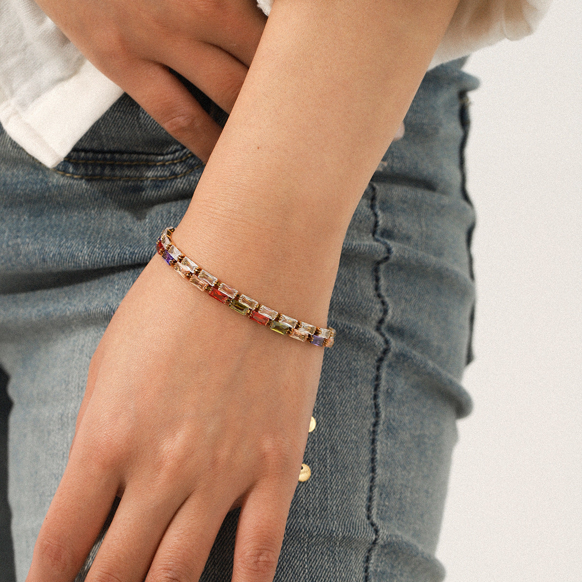 INS18K Gold Stainless Steel Zircon Bracelet, Light Luxury and High-end Gemstone Bracelet for Women