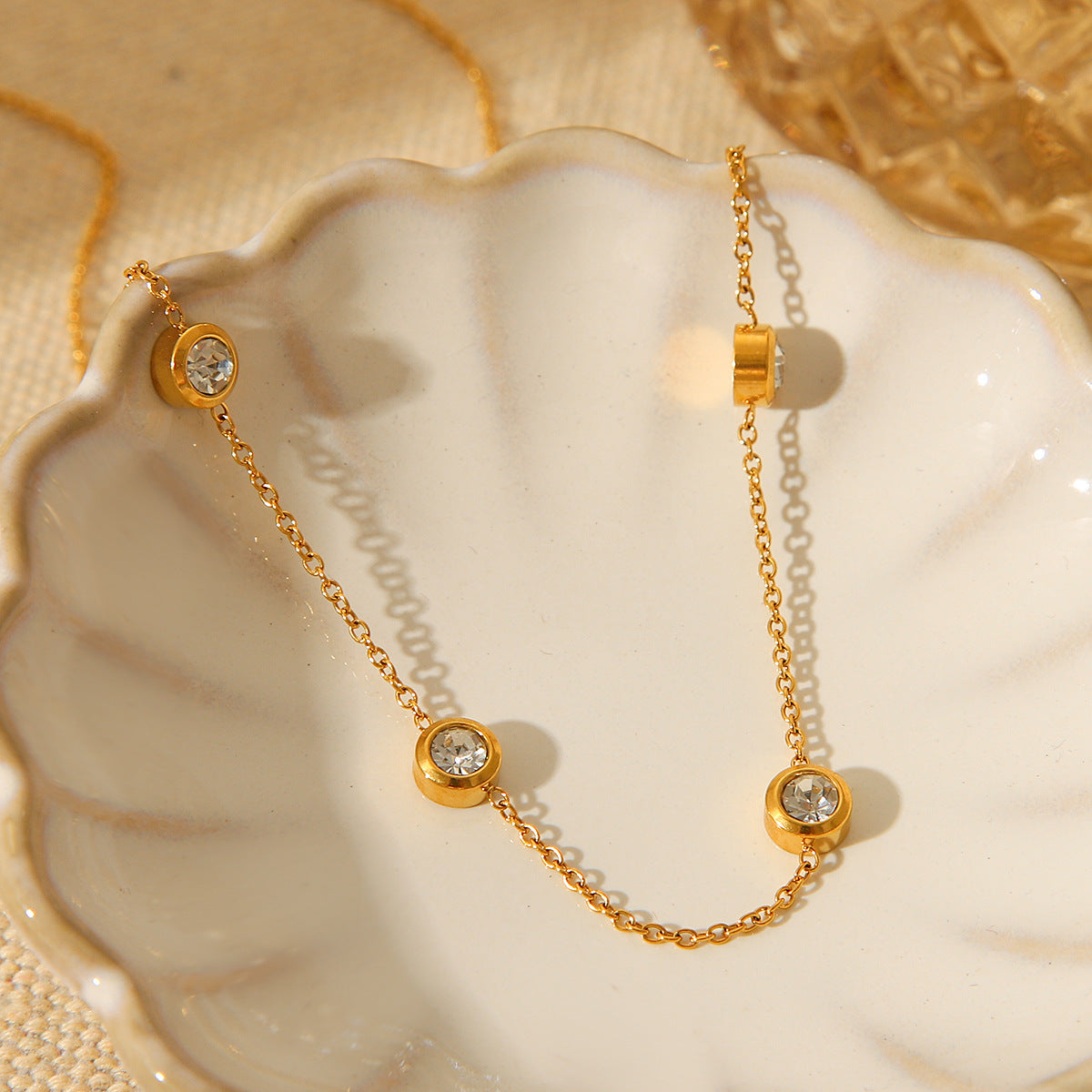 Fashionable, Personalized, Minimalist Round Zircon Necklace Made of Titanium Steel, Non-fading, 18K Gold Stainless Steel Necklace