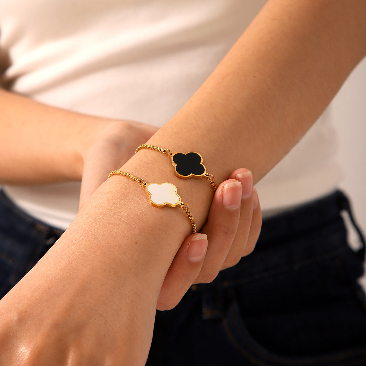 18k Gold-plated Stainless Steel Four-leaf Clover Bracelet for Women, Featuring An Ins-inspired Trendy Shell Design, Adjustable Titanium Steel Bracelet