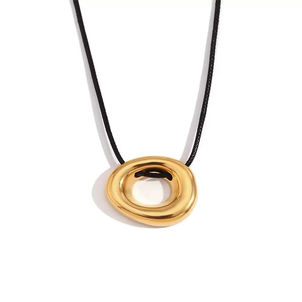 Geometric Heart-shaped Pendant Stainless Steel Diamond-encrusted Necklace Heart Pendant Cuban Chain Necklace