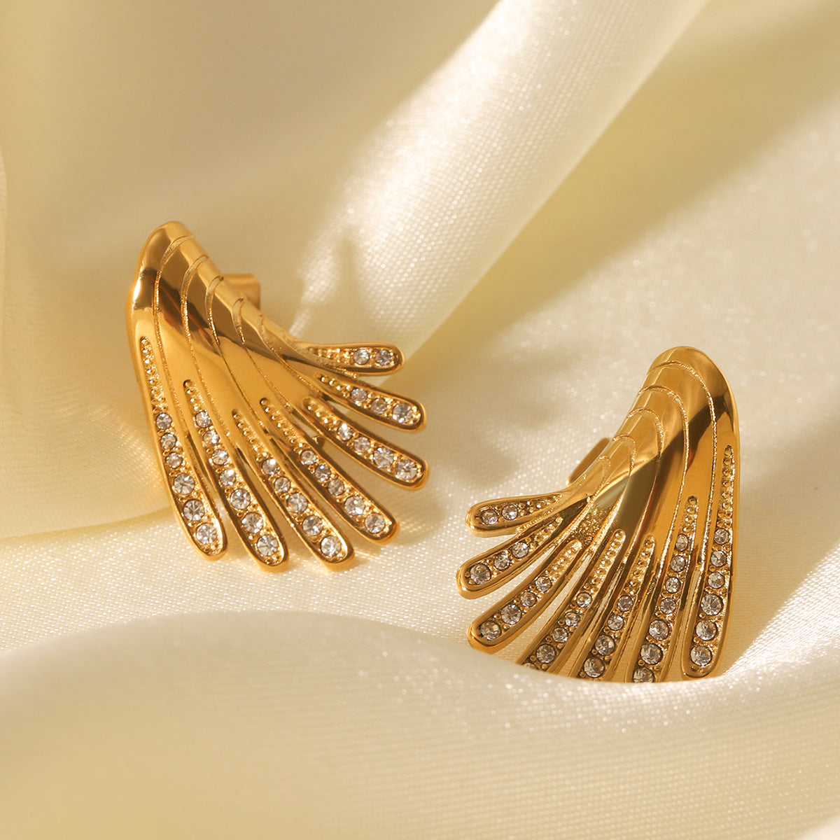 Stainless Steel Diamond-encrusted Wing Earrings with A Design Sense, Titanium Steel Earrings for Women, High-end Ear Jewelry