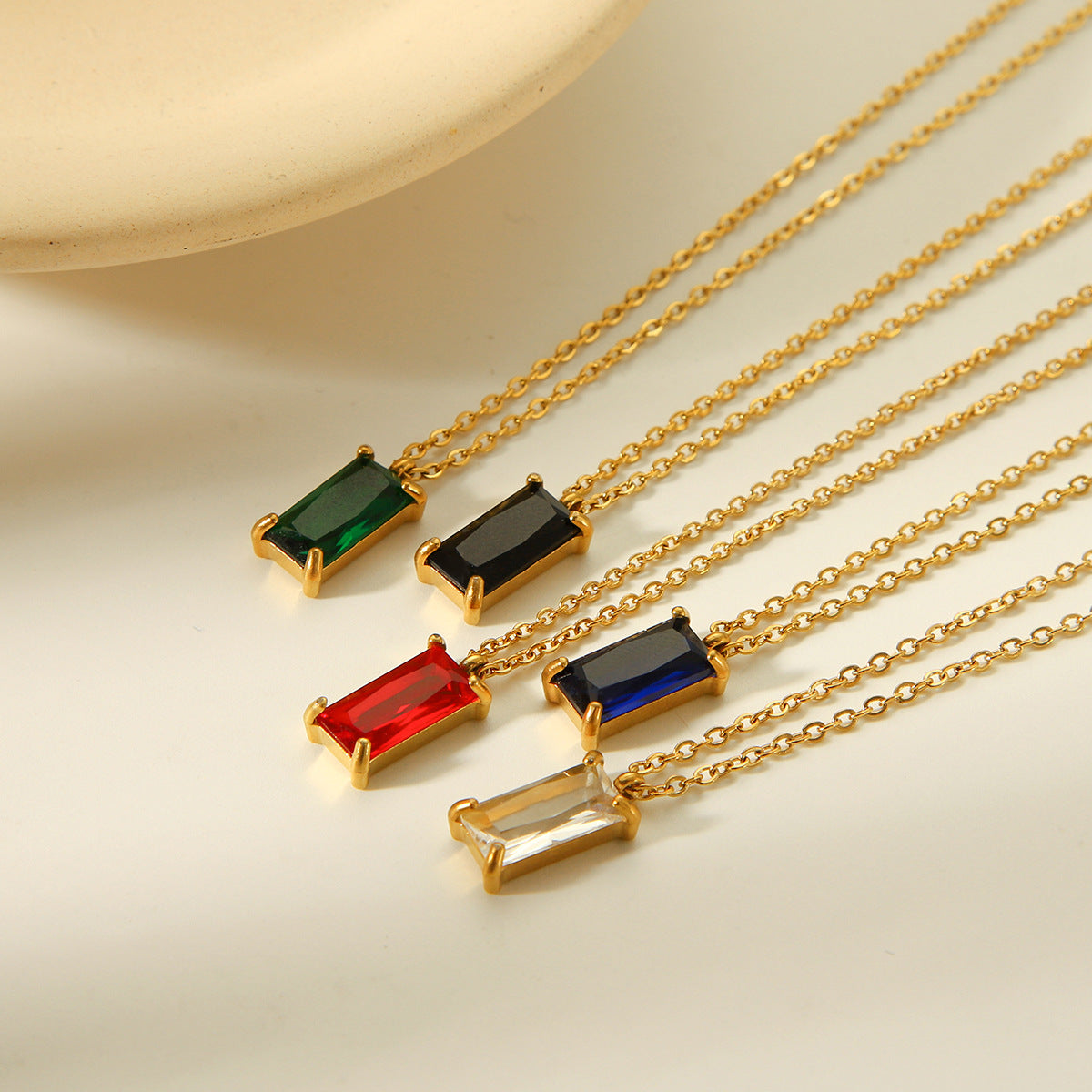 18K Gold Stainless Steel Geometric Pendant Necklace with Zircon, Women's Fashion Simple Titanium Steel Necklace