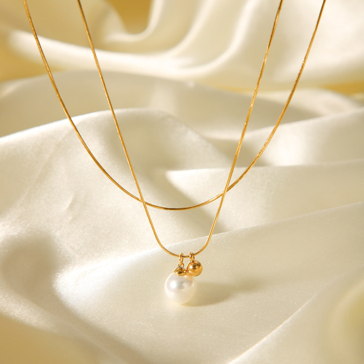 Stainless Steel Double-layer Layered Necklace for Women, Cold Style Pearl Pendant, Titanium Steel Neck Chain That Does Not Fade