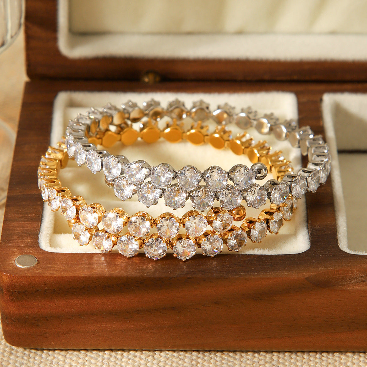 High-end Stainless Steel Zircon Bracelet for Women, Fashionable and Exquisite Titanium Steel Bracelet, Light Luxury Jewelry